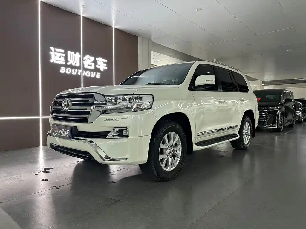 Toyota Land Cruiser 2018 — фото 1