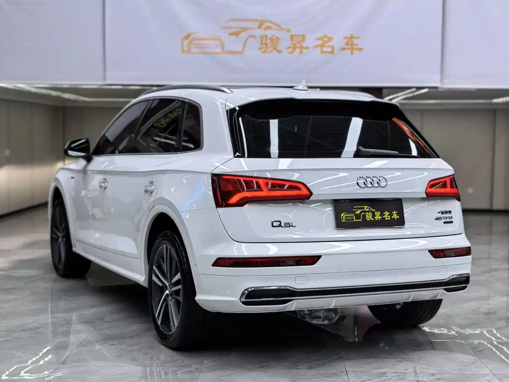 Audi Q5L 2020 — фото 4