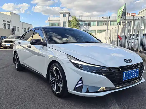 Hyundai Elantra 2021