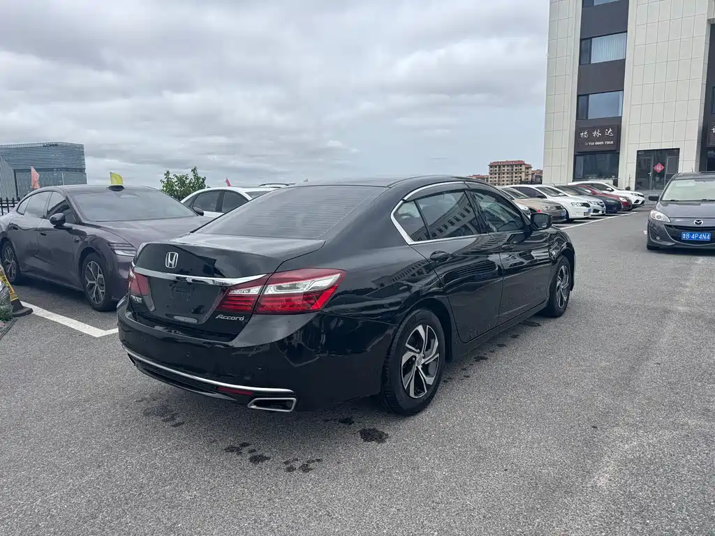 Honda Accord 2017 — фото 4