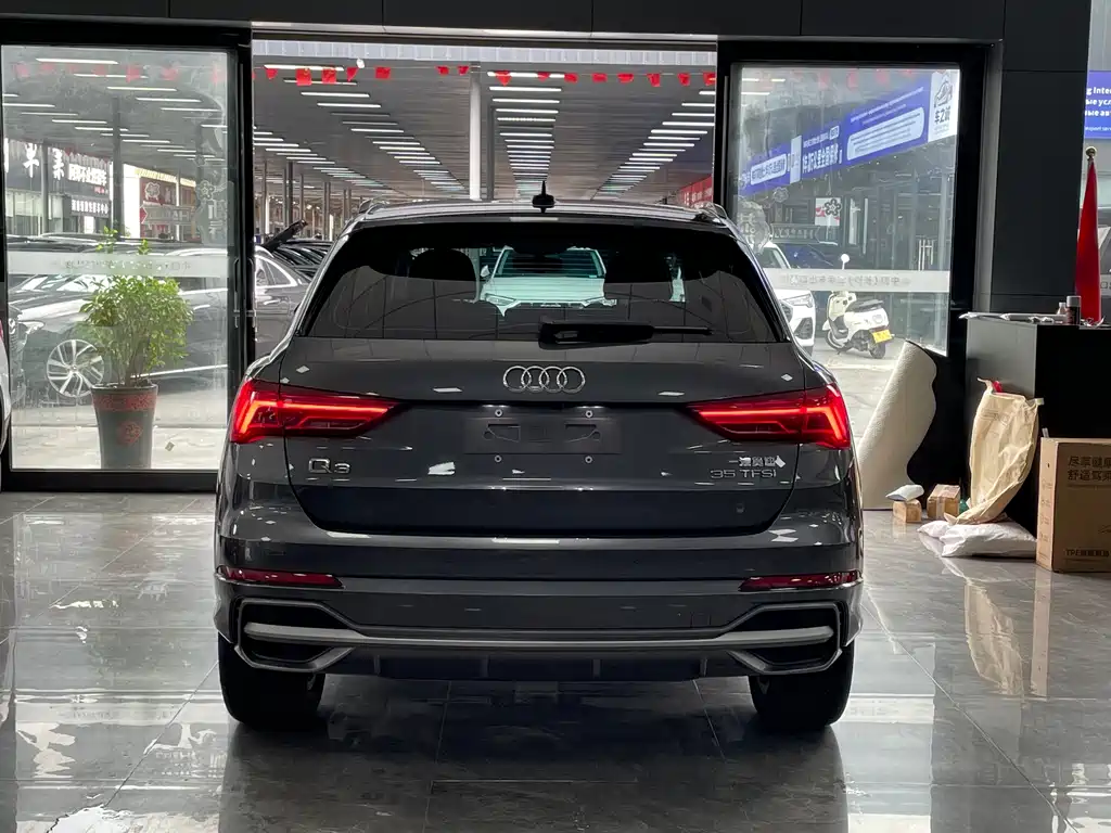 Audi Q3 2023 — фото 16