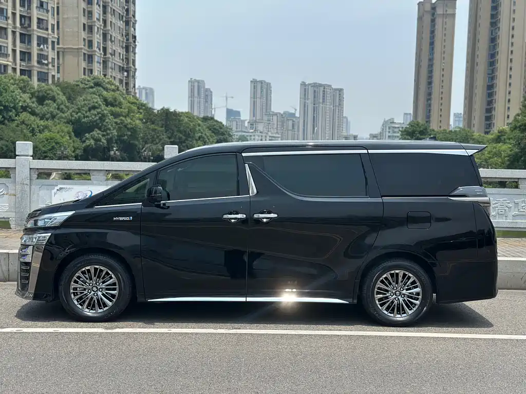 Toyota Vellfire 2021 — фото 3