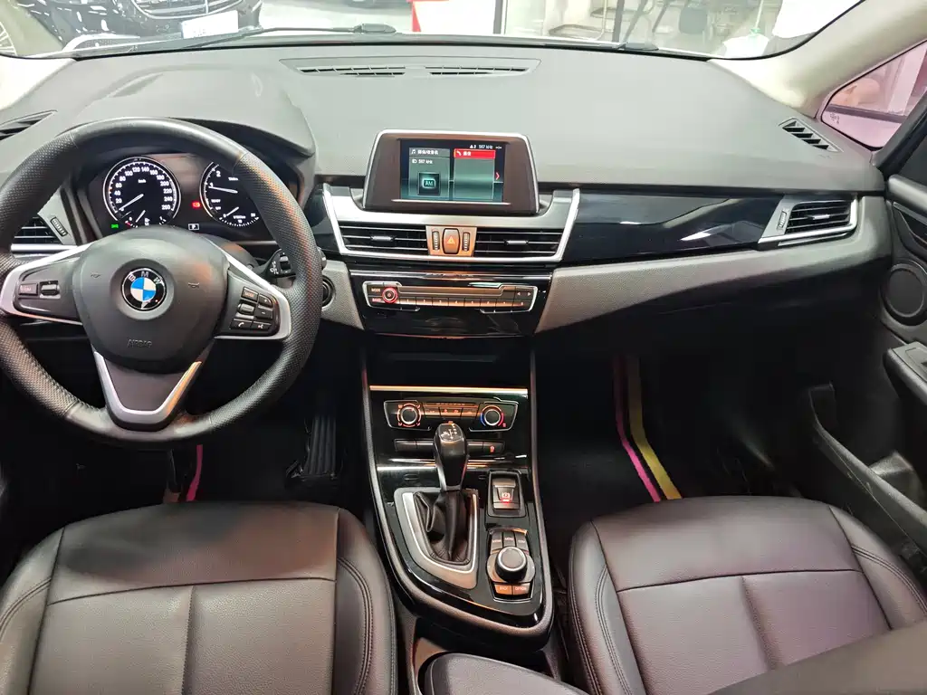 BMW 2 Series Active Tourer 2019 — фото 10