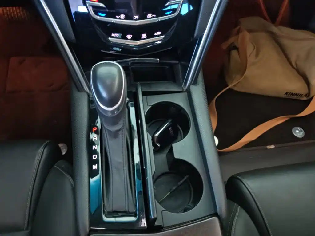 Cadillac XTS 2018 — фото 14