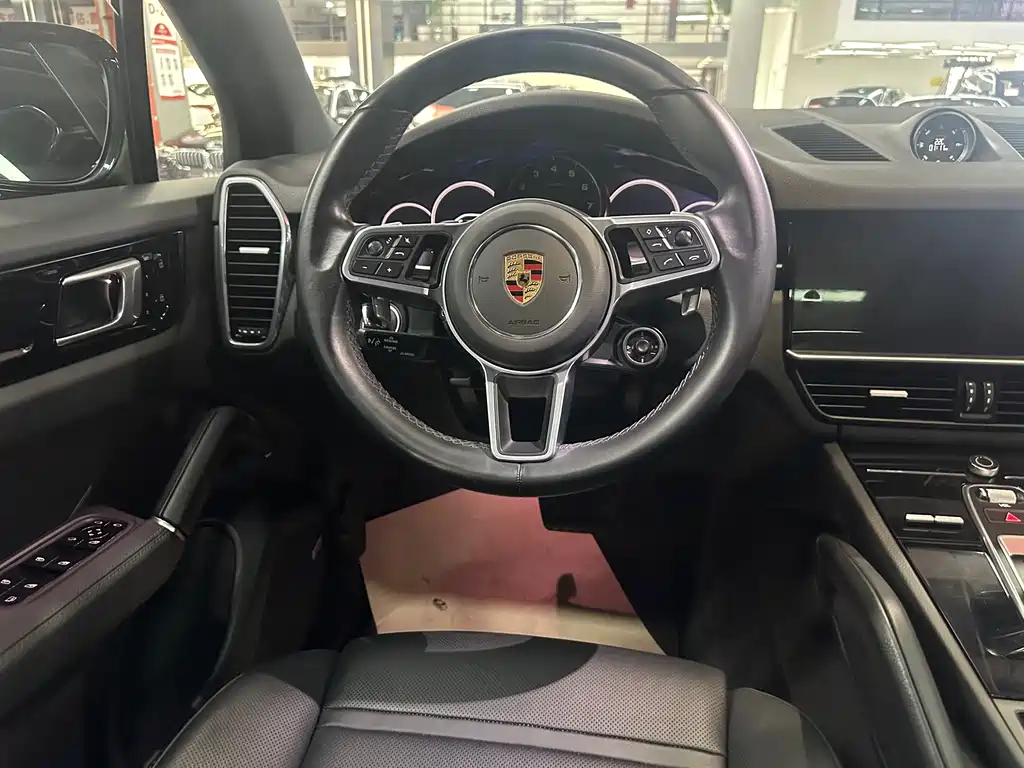 Porsche Cayenne Hybrid 2021 — фото 17