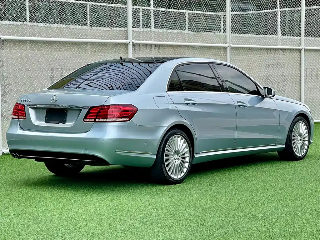 Mercedes-Benz E-Class 2013 — фото 4