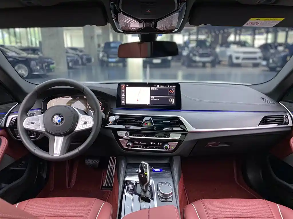 BMW 5 Series 2023 — фото 12