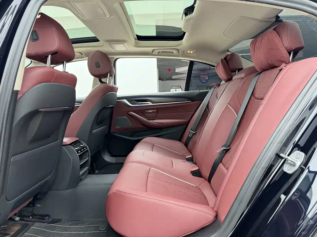 BMW 5 Series 2023