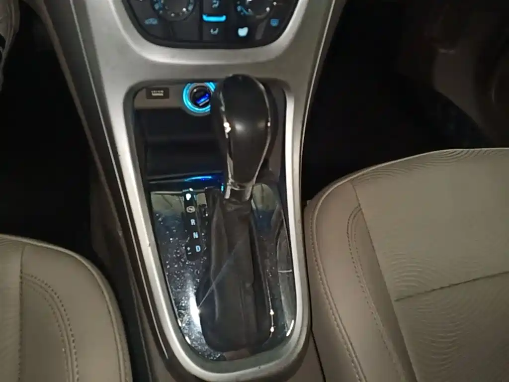 Buick Excelle 2015 — фото 14