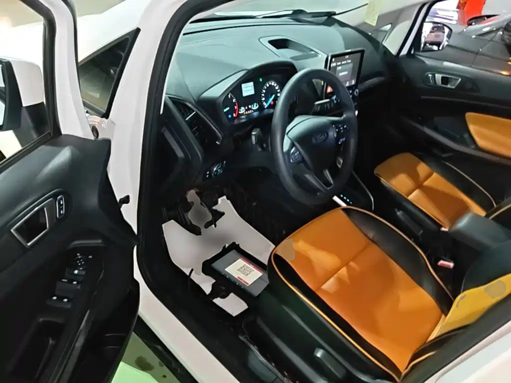 Ford EcoSport 2018 — фото 16