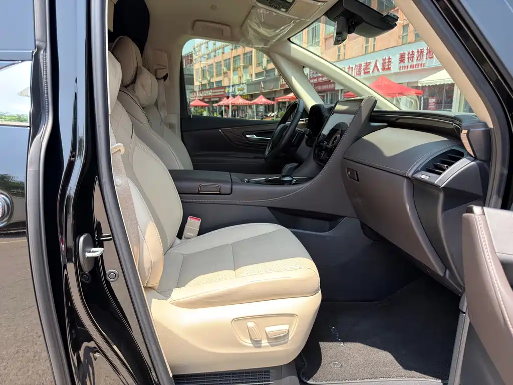 Toyota Alphard 2024 — фото 14
