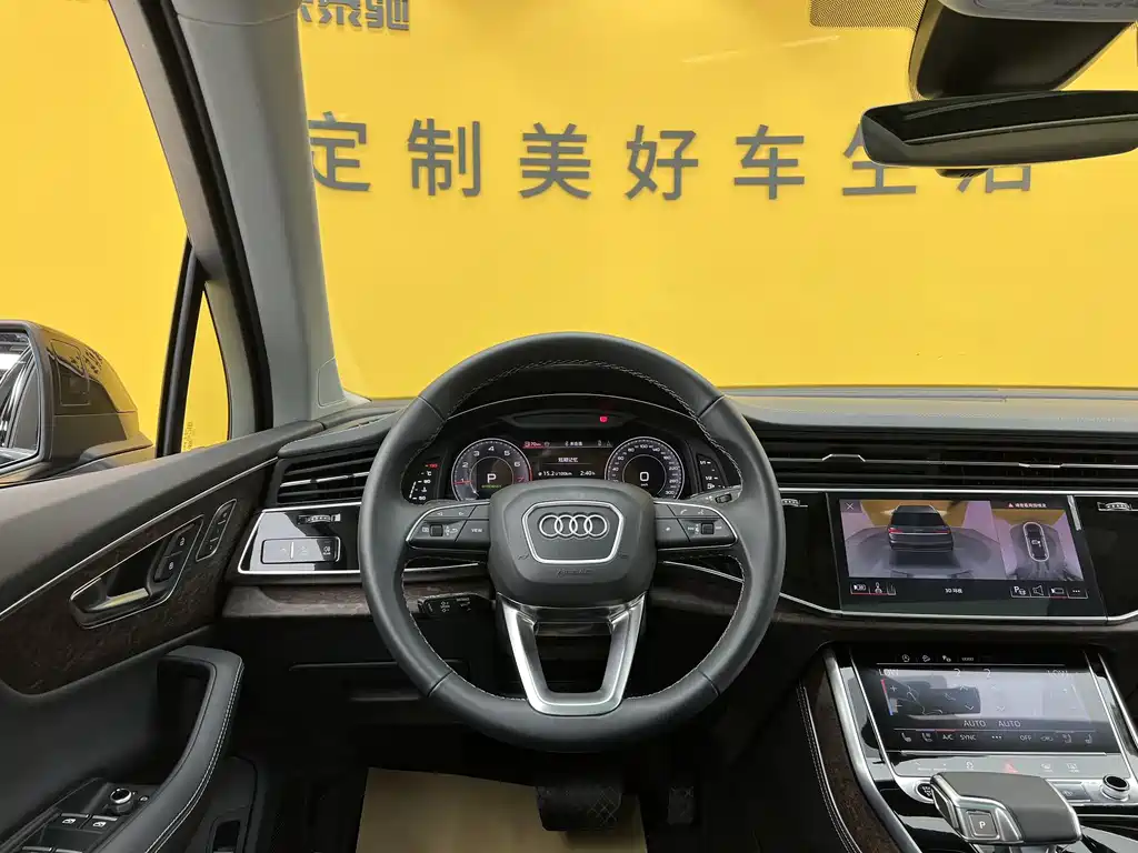 Audi Q7 2025 — фото 22