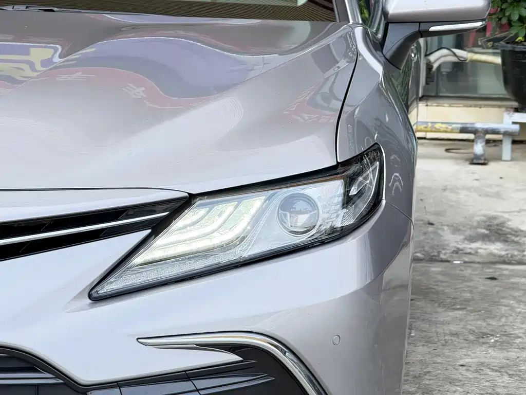 Toyota Camry 2023 — фото 13