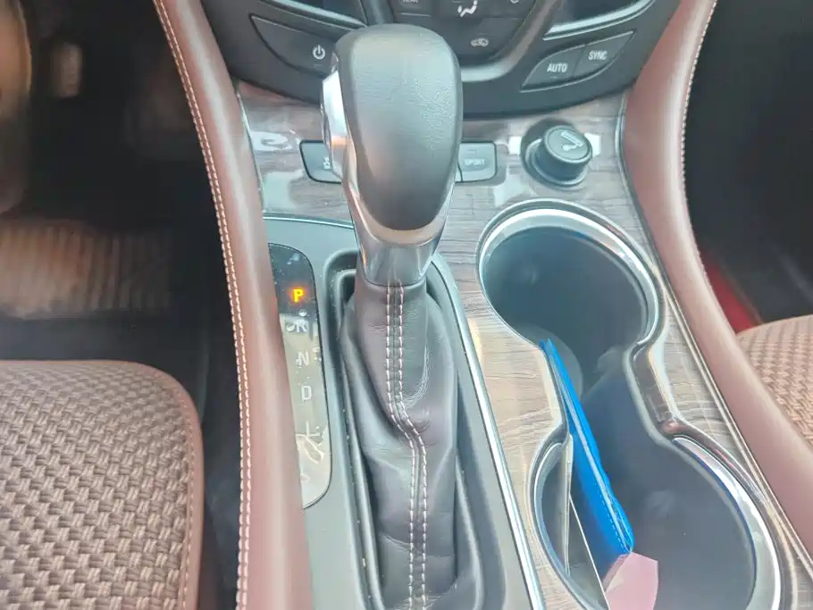 Buick Envision Plus 2017 — фото 16