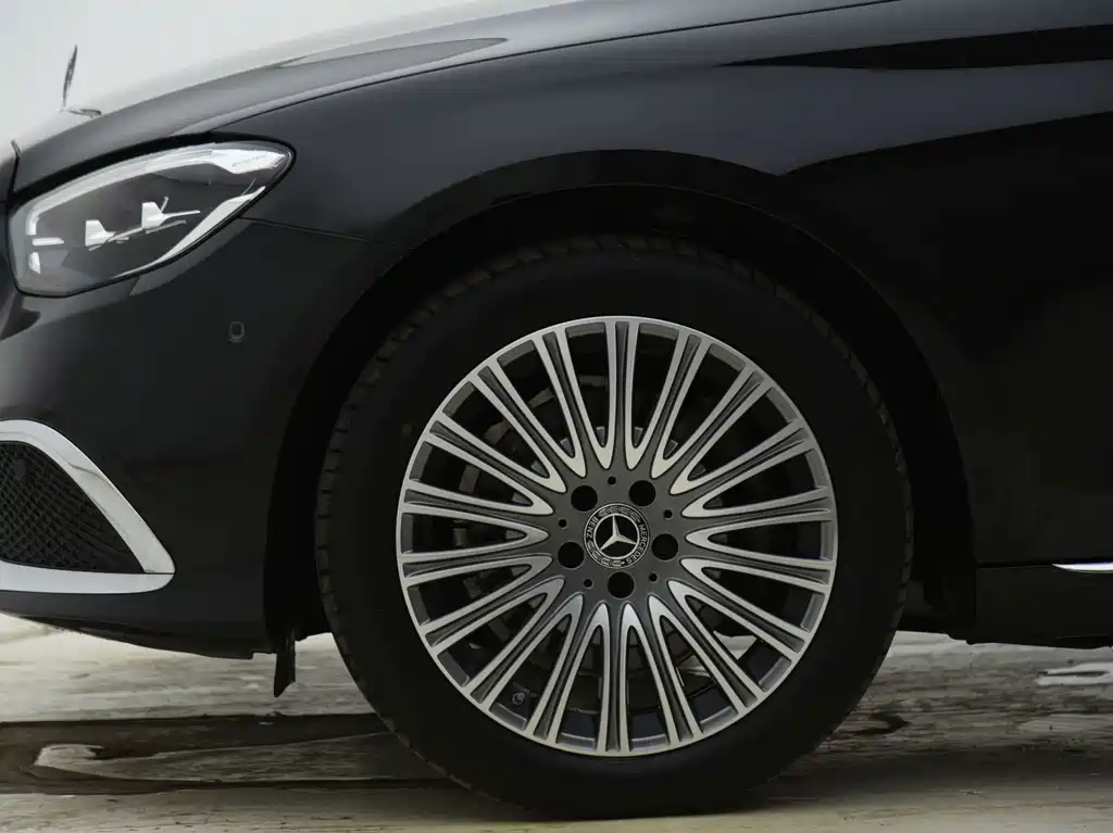 Mercedes-Benz E-Class 2023 — фото 20