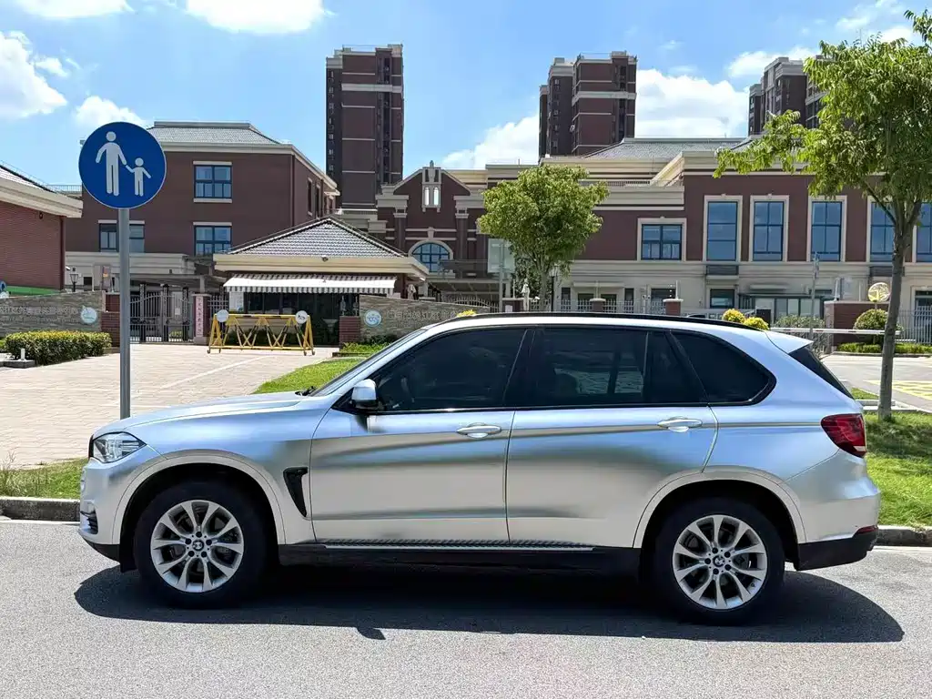 BMW X5 2018 — фото 9