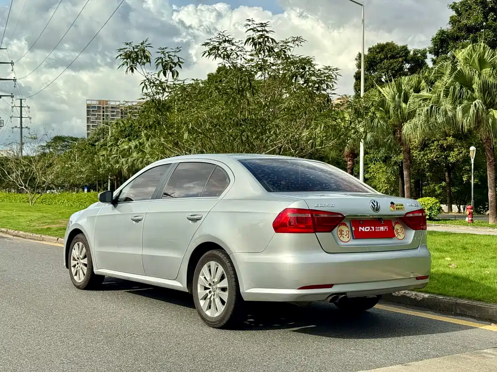 Volkswagen Lavida 2014