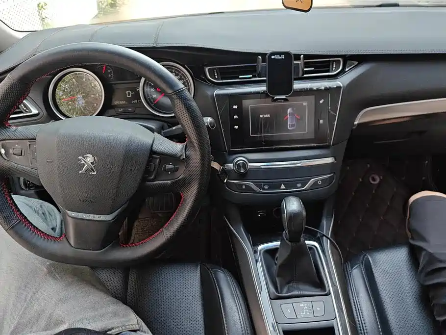 Peugeot 408 2015 — фото 12