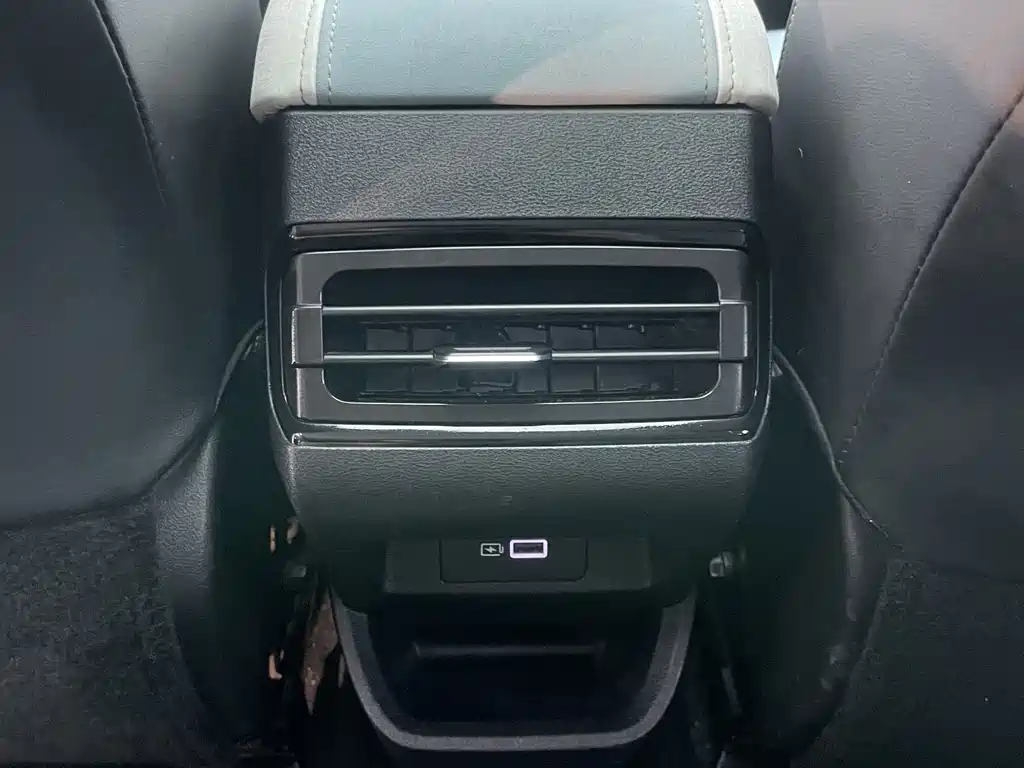 Geely Emgrand S 2022 — фото 12