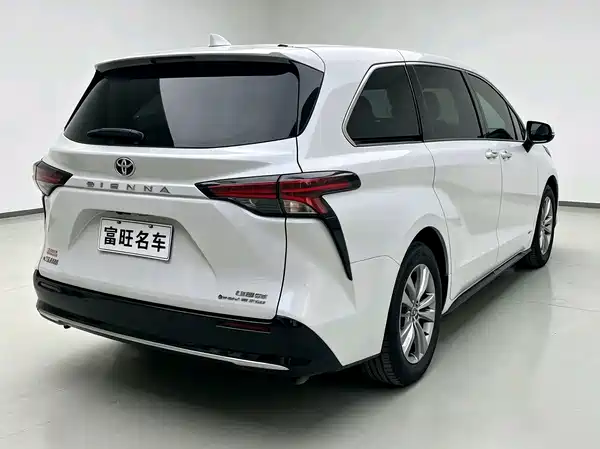 Toyota Sienna 2025