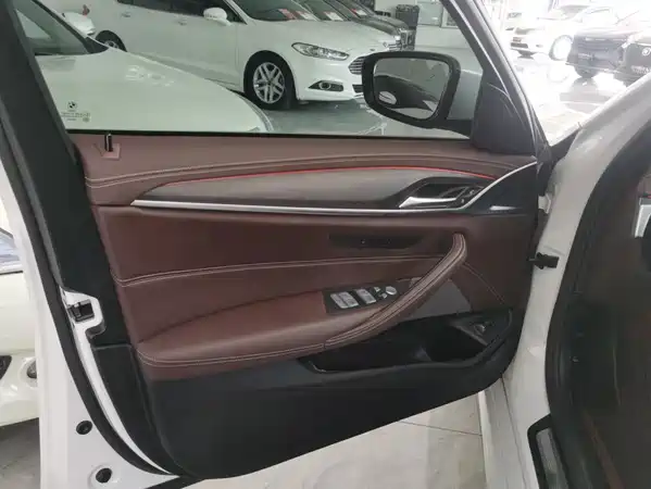 BMW 5 Series 2023