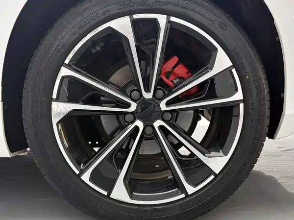 Geely Xingrui 2022