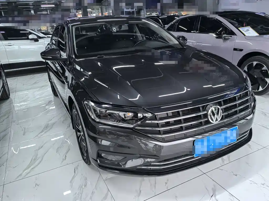 Volkswagen Sagitar 2020