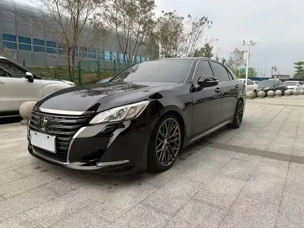 Toyota Crown 2020