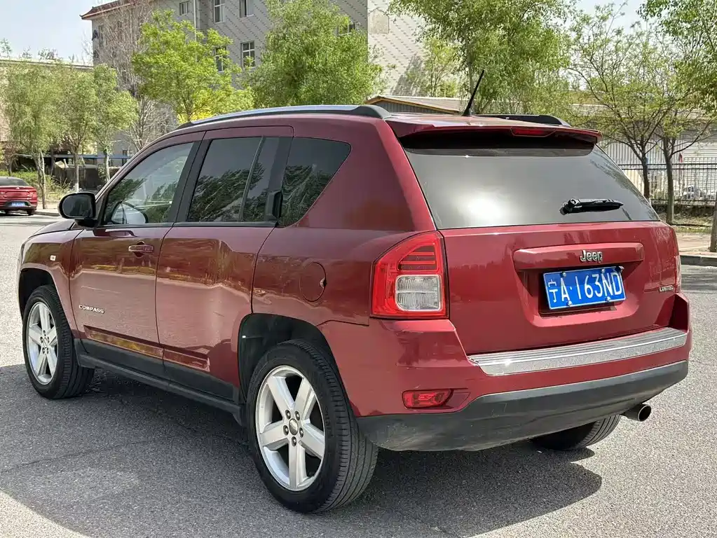 Jeep Compass 2012 — фото 6
