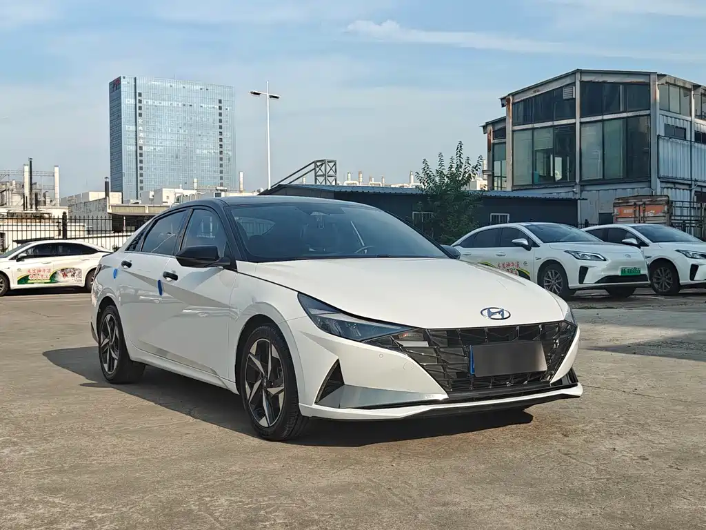 Hyundai Elantra 2023