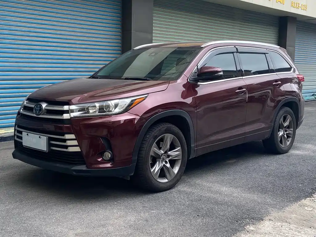Toyota Highlander 2018 — фото 1