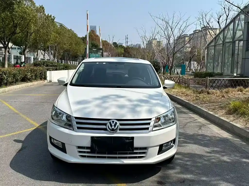 Volkswagen Sagitar 2014