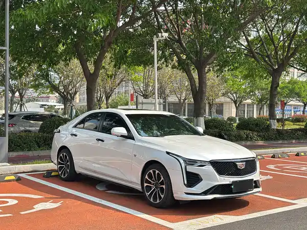 Cadillac CT4 2023