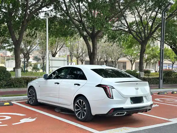 Cadillac CT4 2023