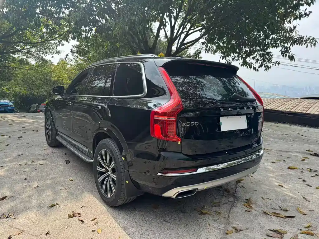 Volvo XC90 2022 — фото 15