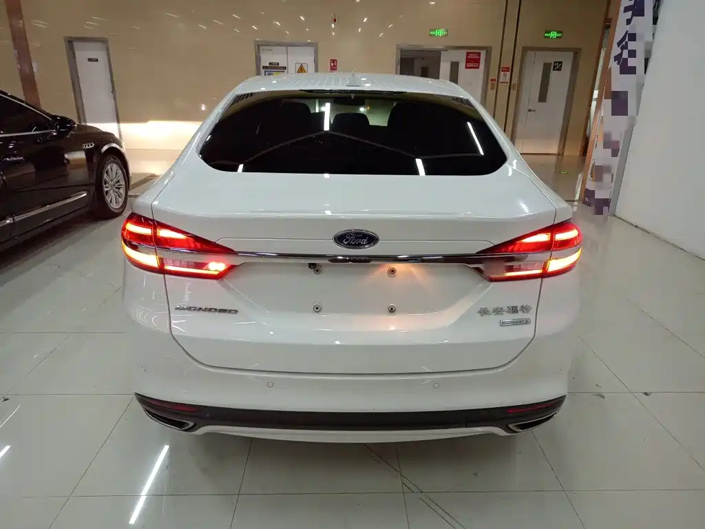 Ford Mondeo 2017 — фото 4