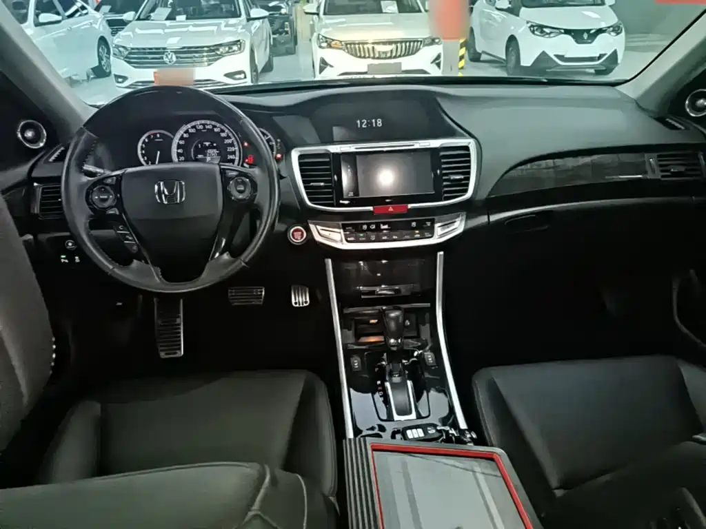 Honda Accord 2016 — фото 10