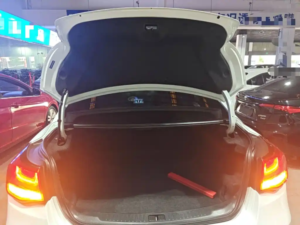 Chevrolet Malibu 2015 — фото 19