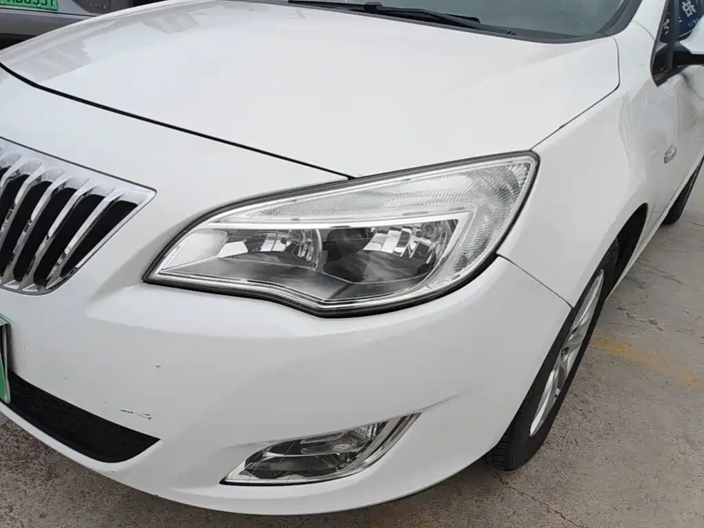 Buick Excelle 2015 — фото 24