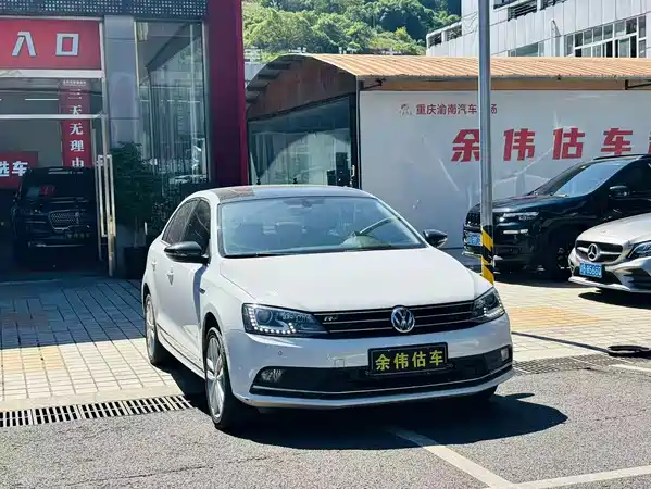 Volkswagen Sagitar 2019