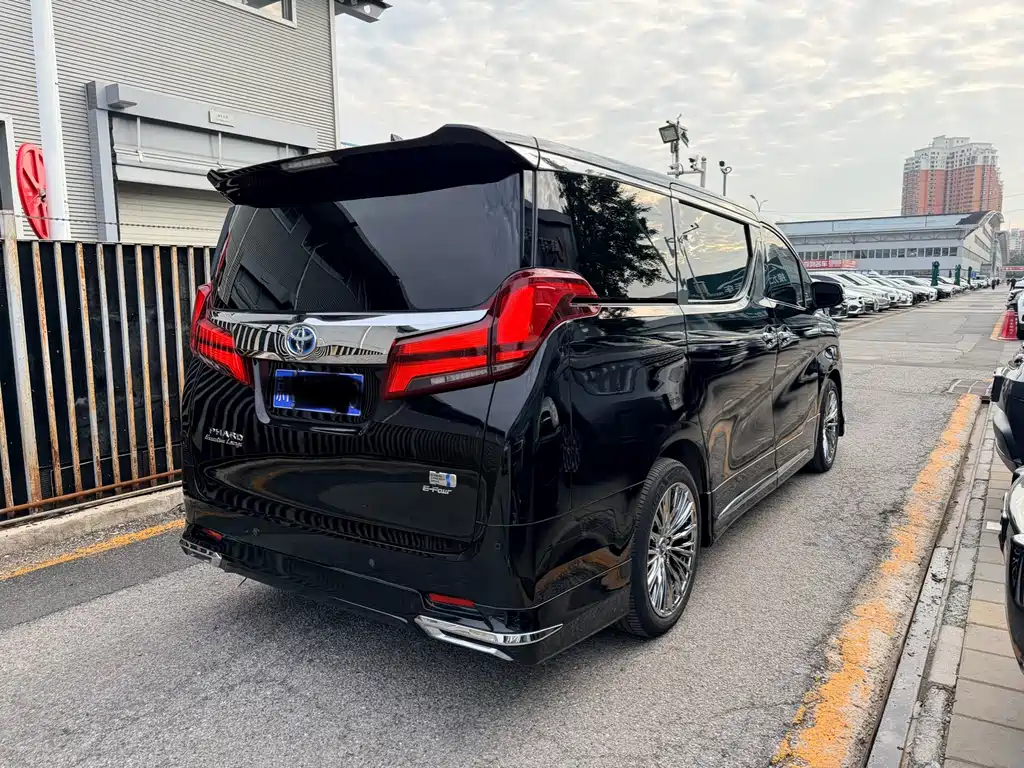 Toyota Alphard 2021 — фото 3
