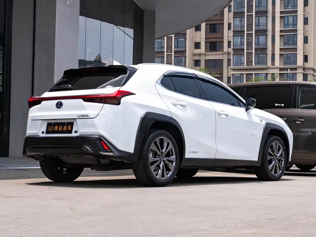 Lexus UX 2020 — фото 3