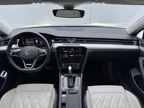 Volkswagen Magotan 2024