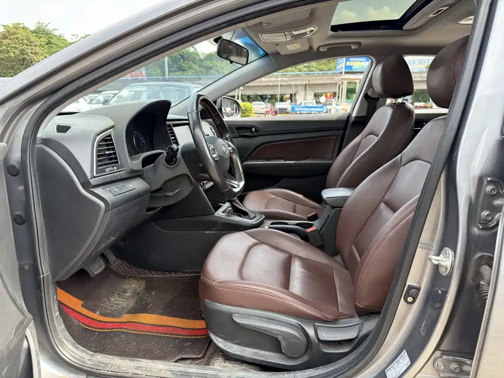 Hyundai Elantra 2018 — фото 4