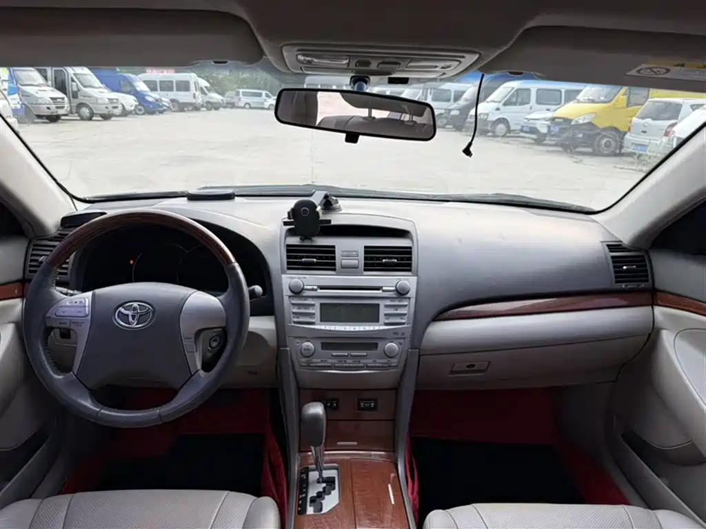 Toyota Camry 2014 — фото 15