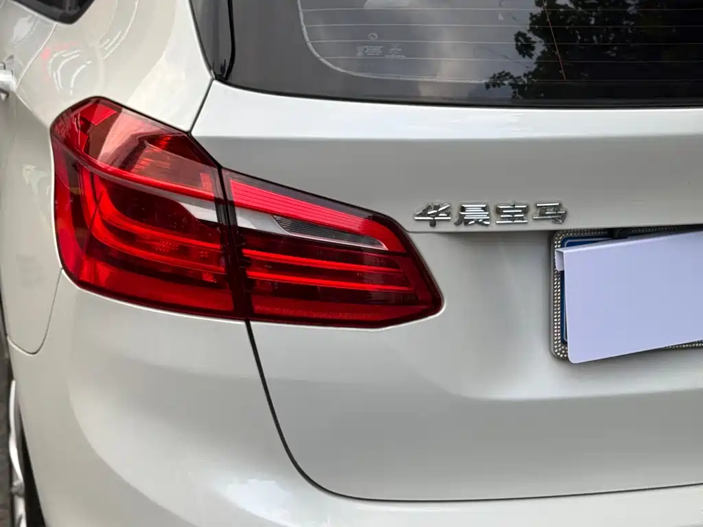 BMW 2 Series Active Tourer 2016 — фото 16