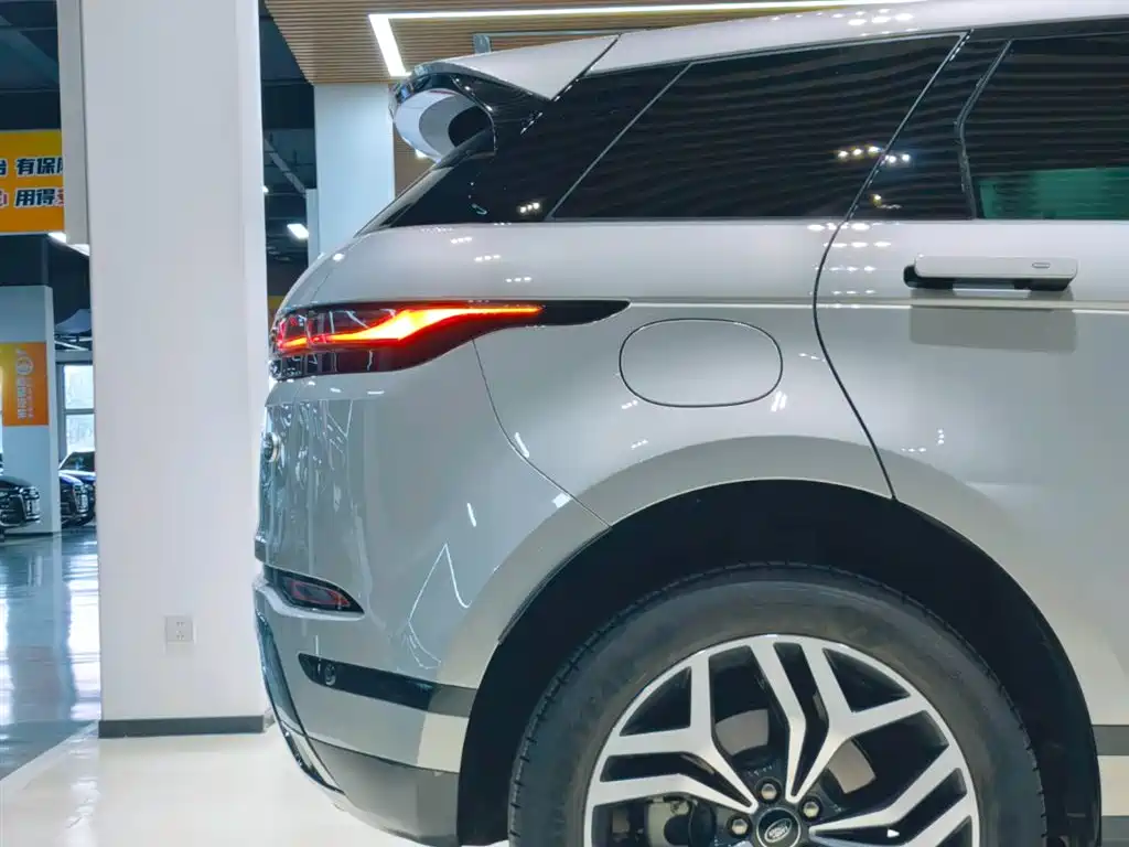 Land Rover Evoque 2024 — фото 8