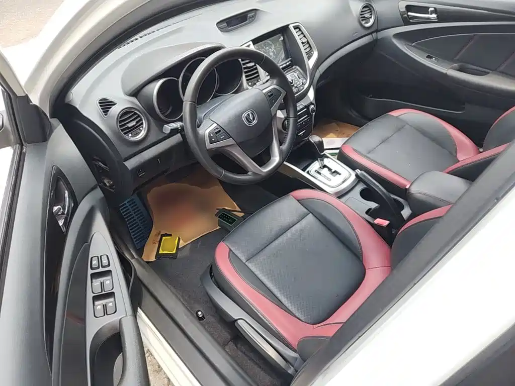 Changan Eado XT 2015 — фото 16