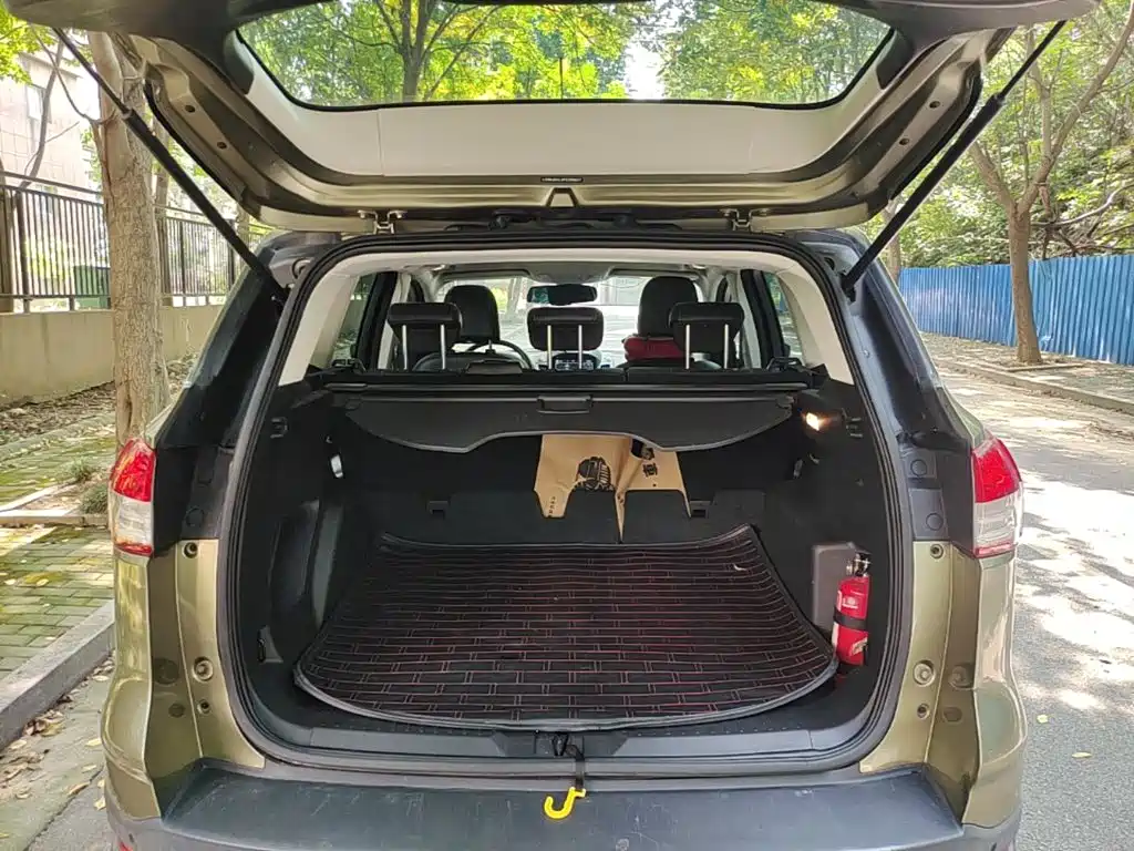 Ford Kuga 2015 — фото 19