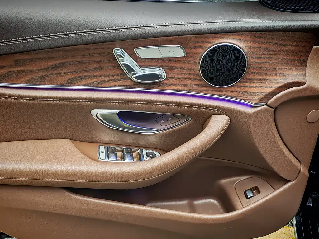 Mercedes-Benz E-Class 2023 — фото 15